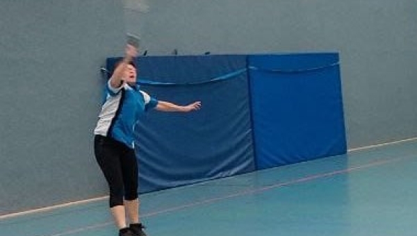 Stürmische Auswärtsniederlage für die Badminton-Hobbymannschaft
