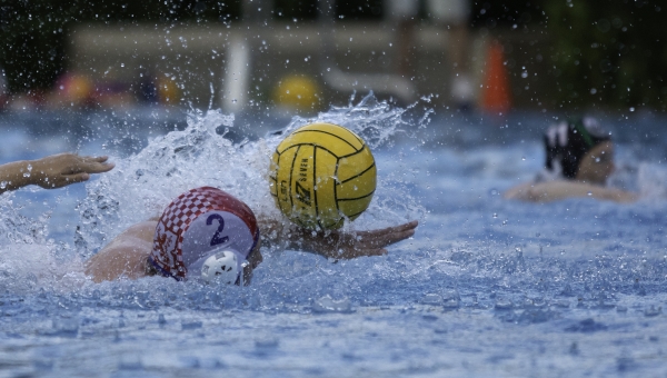 Wasserballer nach viertem Sieg weiter auf Titelkurs