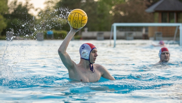 Wasserballer holen dritten Sieg in Serie