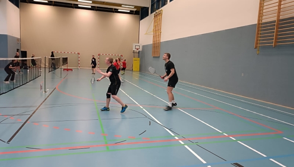 Verdientes Unentschieden zum Jahresausklang für unser Badminton-Hobbyteam!